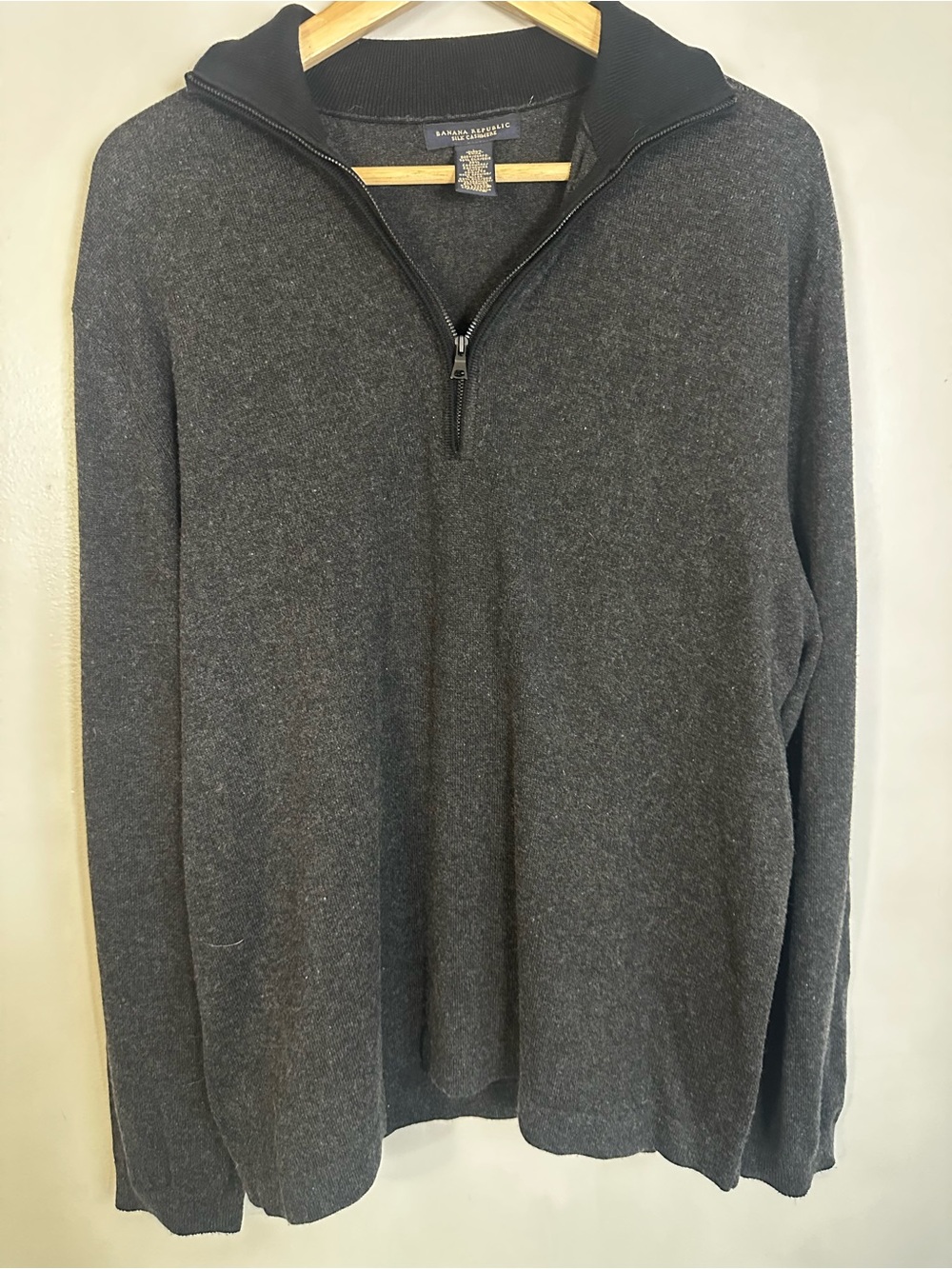 Banana Republic Premium Silk Cashmere Blend Quarter Zip in Gray, Large